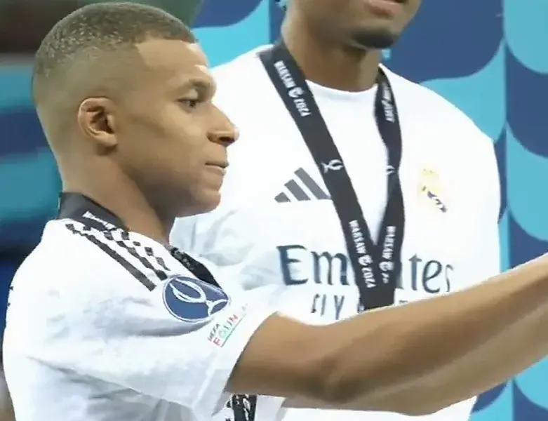 加拿大队带队取胜！，C罗重要时刻战术调整引发球迷热议的简单介绍